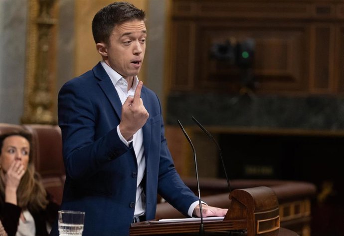 El líder de Más País y diputado de Sumar, Iñigo Errejón, interviene durante un pleno en el Congreso de los Diputados, a 20 de diciembre de 2023, en Madrid (España). 