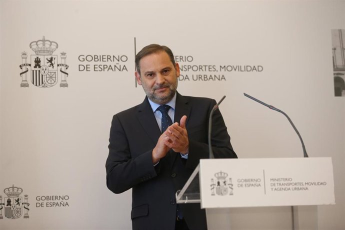 Archivo - El exministro de Transportes, Movilidad y Agenda Urbana, José Luis Ábalos, interviene en el acto de traspaso de la cartera ministerial a la nueva ministra, en la sede ministerial, a 12 de julio de 2021, en Madrid (España)