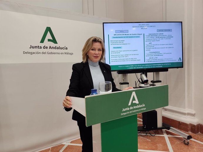 Rueda de prensa de la delegada de Empleo, Empresa y Trabajo Autónomo de la Junta de Andalucía en Málaga y directora provincial del Servicio Andaluz de Empleo (SAE), Carmen Sánchez Sierra.