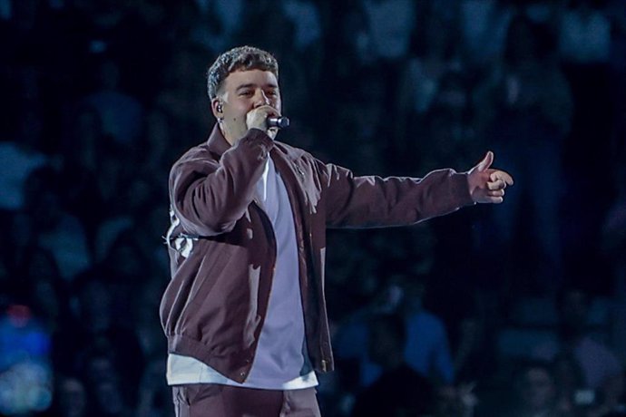 Archivo - El cantante Quevedo durante una actuación en el Wizink Center, a 5 de mayo de 2023, en Madrid (España). Quevedo desembarca hoy en el Wizink Center de Madrid con su gira DQE TOUR. 