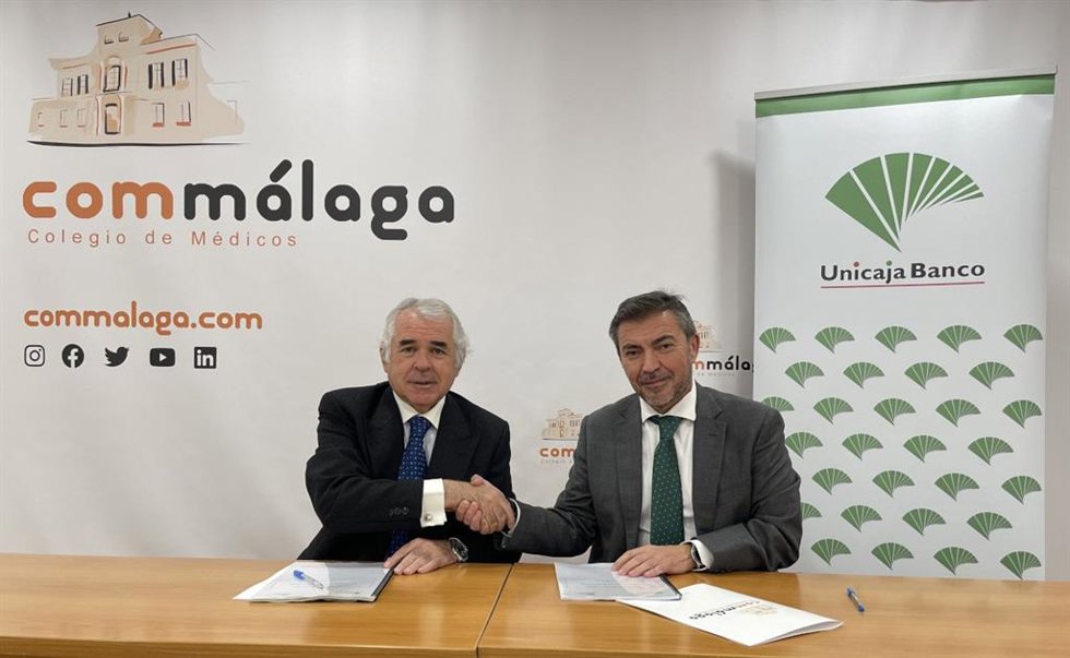 El acuerdo ha sido firmado por el director de Banca Comercial de Unicaja Banco en Málaga, Francisco José Reguera Nieto, y el presidente del Colegio de Médicos de Málaga, Pedro J. Navarro.