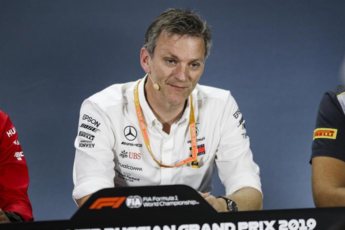 Archivo - El director técnico de Mercedes James Allison atiende a los medios de comunicación. 