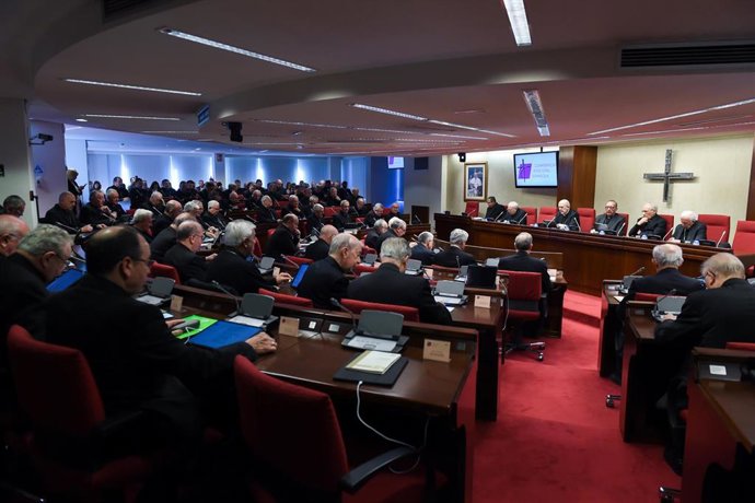 Archivo - Obispos españoles en una fotografía de archivo.