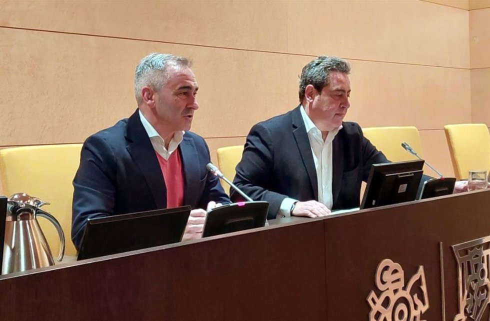 Los síndics Miguel Barrachina y José M Llanos en Les Corts