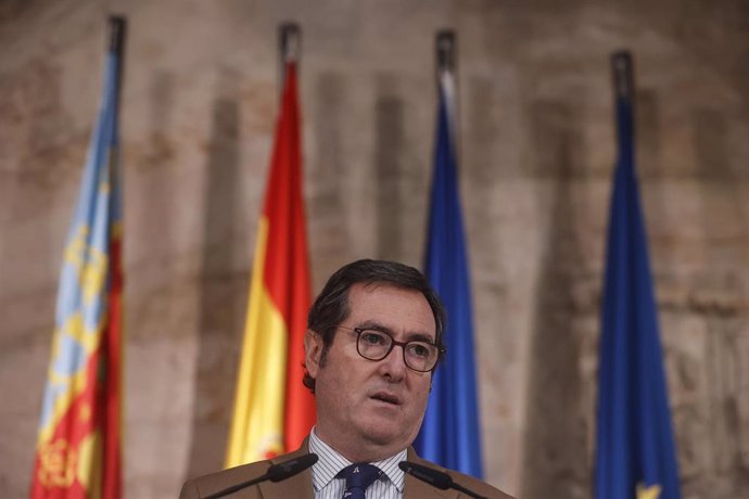 El presidente de la Confederación Española de Organizaciones Empresariales (CEOE), Antonio Garamendi, 