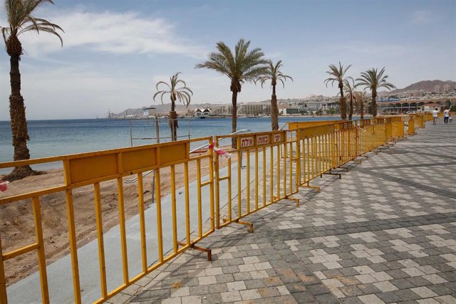 Archivo - Una playa en la ciudad de Eilat, en el sur de Israel (archivo)