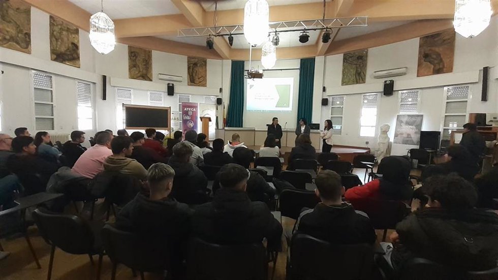 Más de 600 alumnos de FP participan en la campaña sobre prevención de riesgos en trabajos de altura.