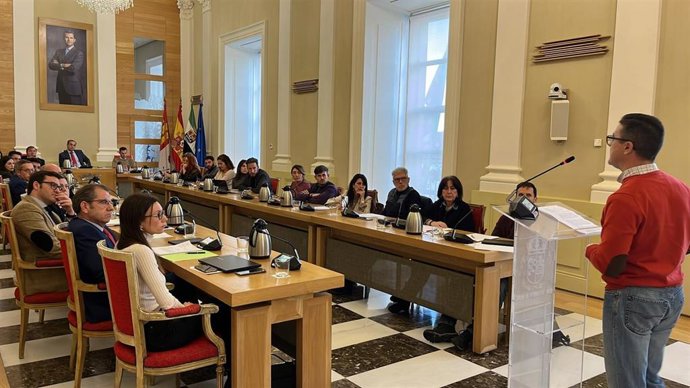 Intervención del empresario Andrés Borrego en el Pleno de Cáceres para exponer la situación del polígono Charca Musia