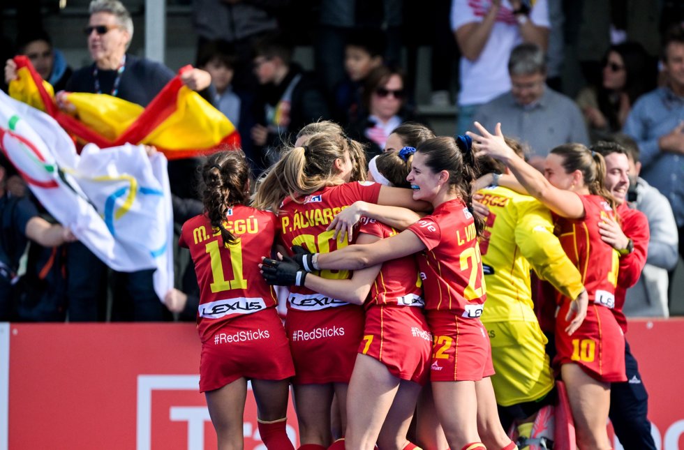 Las jugadoras de la selección femenina de hockey sobre hierba celebran su clasificación para los Juegos Olímpicos de París