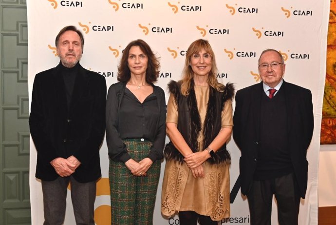 Ramón Casilda Béjar, miembro de IELAT de la Universidad de Alcalá, Ximena Caraza, directora general de Fundación Casa México, Núria Vilanova, presidenta de CEAPI y José Luis Bonet, presidente de la Cámara de Comercio de España