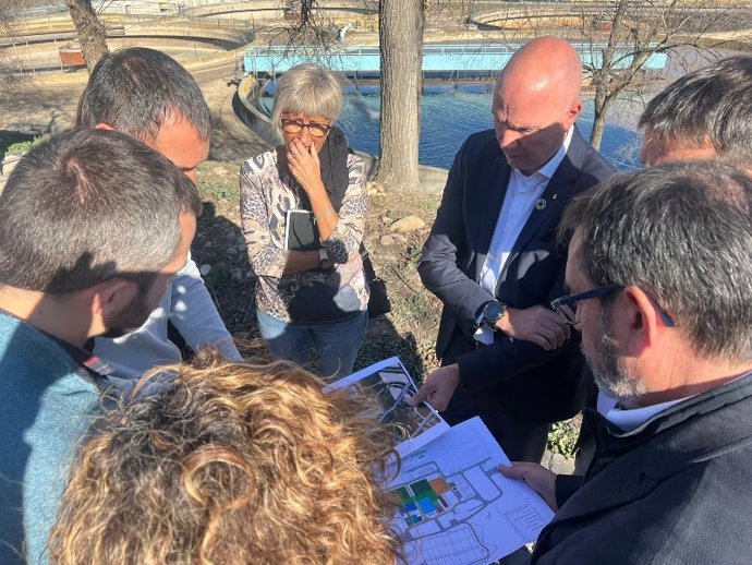 El conseller David Mascort, a la derecha, durante la visita