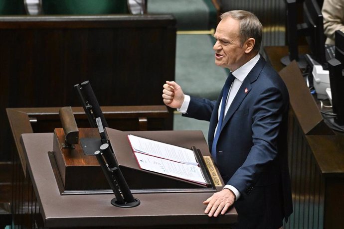 Donald Tusk, primer ministro de Polonia, dirigiéndose al Parlamento.