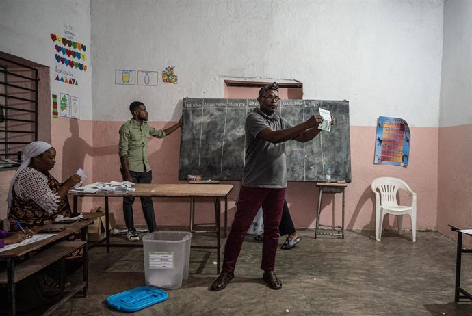 Recuento durante las elecciones presidenciales en Comoras (archivo)