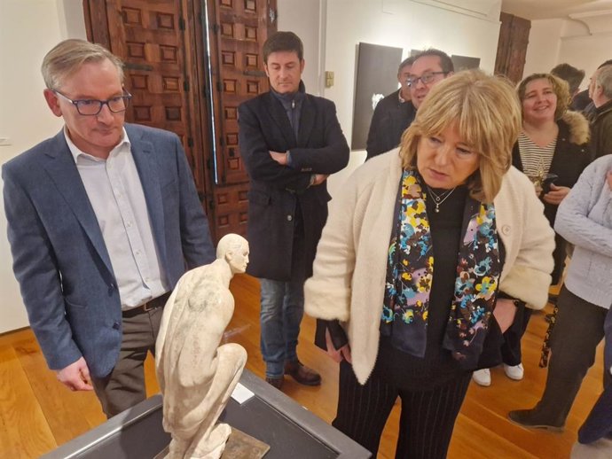 La consejera de Presidencia, Interior y Cultura del Gobierno de Aragón, Tomasa Hernández, visita el Museo del Azafrán junto con el presidente de la DPT, Joaquín Juste.
