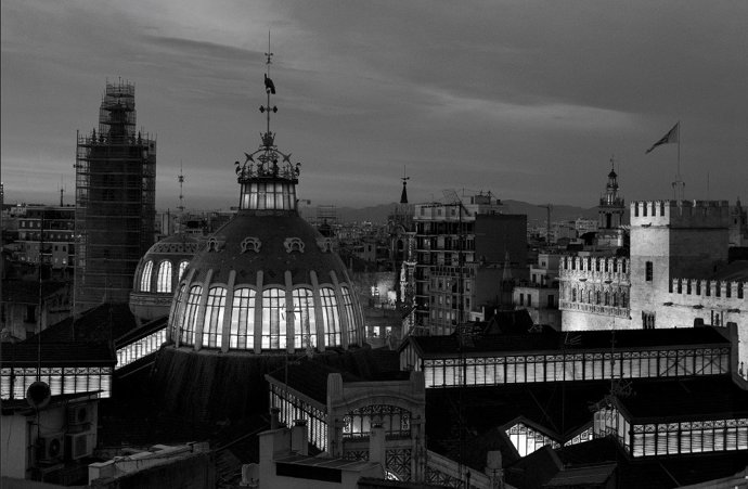 Part de la portada de la nova guia del CTAV