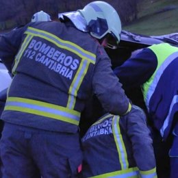 Herido grave el conductor de un coche tras salirse de la carretera en Retortillo