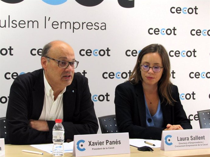Archivo - El president de Cecot, Xavier Panés, i la directora del Departament d'Emprenedoria i Creixement Empresarial de la patronal, Laura Sallent