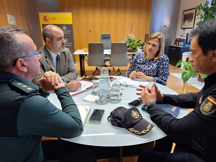 La delegada del Govern a la Comunitat, Pilar Bernabé, manté una reunió de treball amb el subdelegat del Govern a Valncia, José Rodríguez Jurado. Delegació del Govern a la Comunitat Valenciana