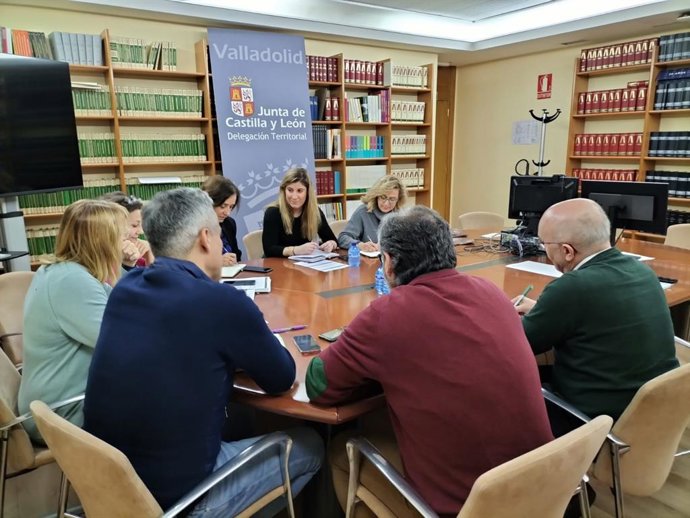 La delegada de la Junta en Valladolid ultima el dispositivo ante el peligro de nevada en la provincia.