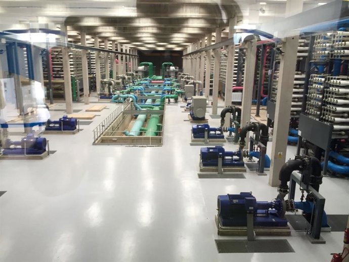 Archivo - Interior de la desaladora del Poniente, en Almería