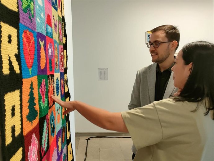 El concejal de Cultura y Turismo del Ayuntamiento de Salamanca, Ángel Fernández Silva, este jueves en la inauguración de una exposición en el DA2