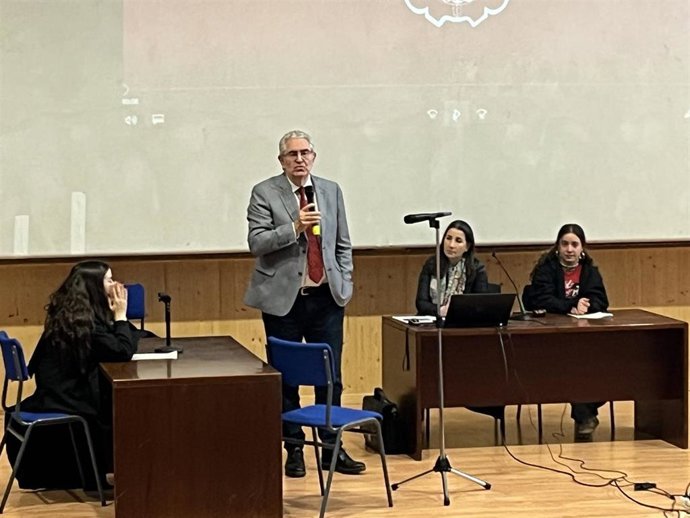 'Educar En Justicia' Llega Al IES Rey Don García De La Mano Del Presidente Del TSJ De La Rioja, Javier Marca