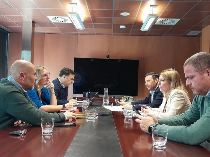La Mancomunidad del Campo de Gibraltar y la Junta se reúnen para seguir impulsando las necesidades de la comarca