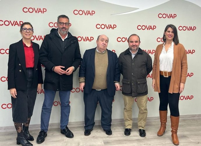 Visita del PP a la Cooperativa del Valle de Los Pedroches (Covap).