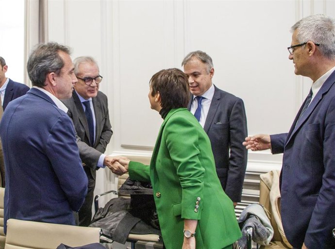 Ovidio Zapico, a la izquierda