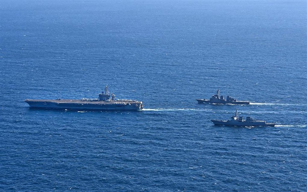 Corea del Sur, Estados Unidos y Japón realizan conjuntamente ejercicios navales en aguas al sur de la Península de Corea