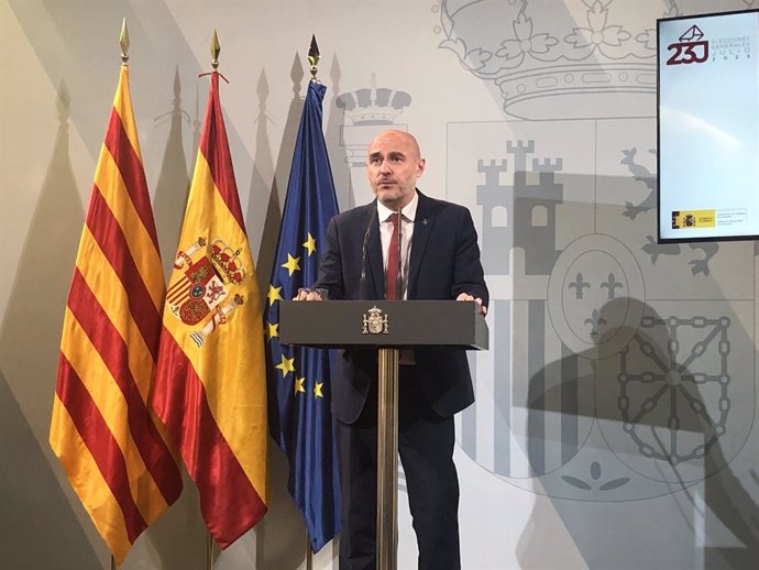Archivo - Arxivo - El delegat del Govern a Catalunya, Carlos Prieto, en una roda de premsa