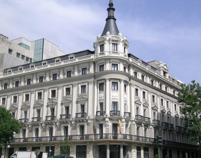 Archivo - Sede de la CNMC en Madrid.