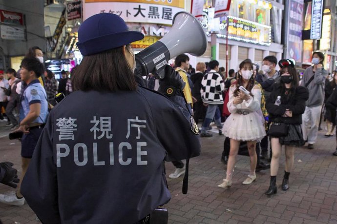 Archivo - Agente de Policía en servicio durante la noche de la estampida.