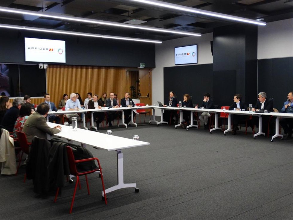 Cofides presenta el Fondo de Coinversión y el de Impacto Social a las consultoras, dotados de 2.400 millones