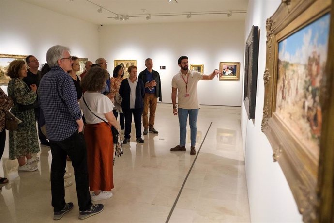 Este programa se inició en 2016 y ha propiciado la visita de más de 200 colectivos, favoreciendo así el conocimiento del Museo Carmen Thyssen entre los malagueños y su integración en la ciudad de Málaga.