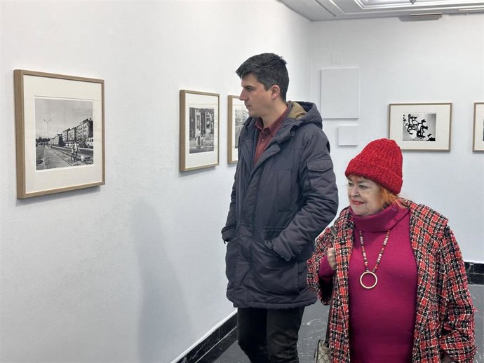 El portavoz del PSOE de Santander, Daniel Fernández, y la concejala Rosa Pereda