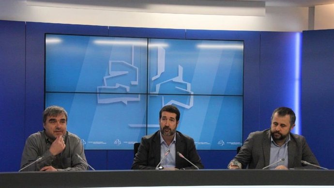 Otero, Grajales y Alonso han detallado los contenidos del acuerdo sobre la ley de transición ernergética