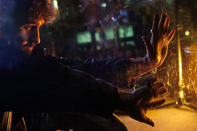 El cantante Dani Fernández, durante una entrevista para Europa Press, a 18 de enero de 2024, en Madrid (España). 