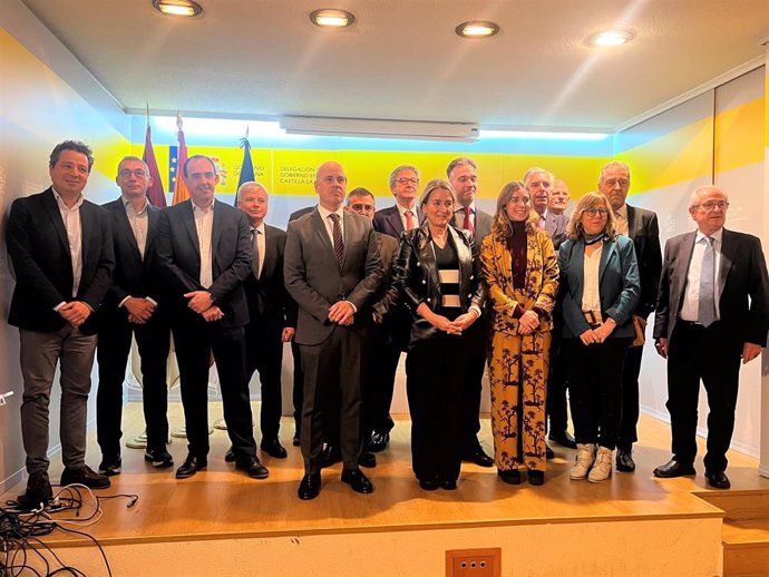 La delegada del Gobierno de España en Castilla-La Mancha, Milagros Tolón, se reúne con representantes de las empresas de la región que han recibido ayudas concedidas por el Gobierno de España.