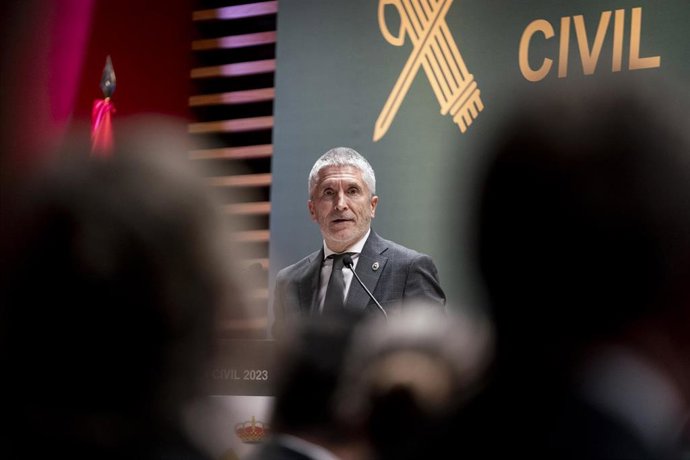 El ministro de Interior, Fernando Grande-Marlaska, interviene durante la entrega de los Premios Guardia Civil 2023 