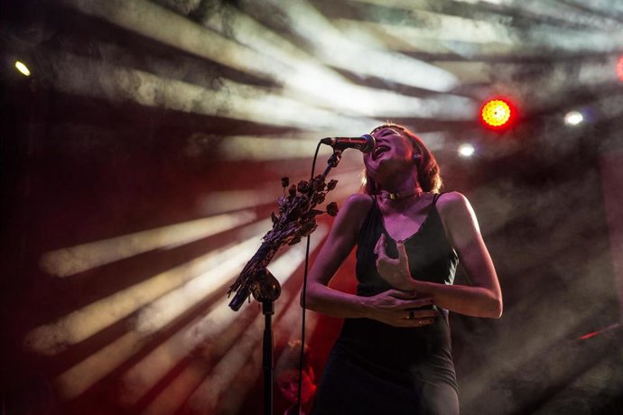 Archivo - La Red Andaluza de Teatros Públicos lleva a Cortegana con 'Latidos y Culebras'.