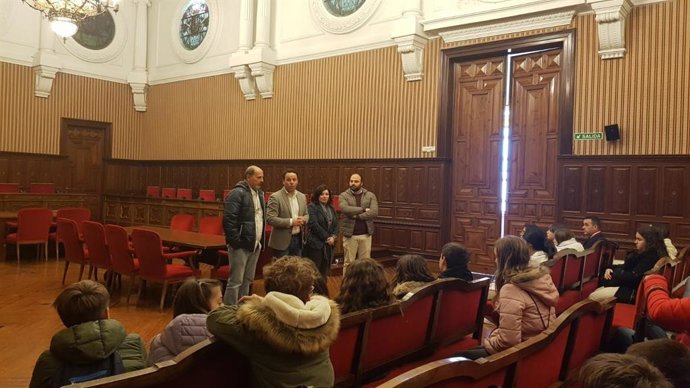 Escolares de Noguerones en la Diputación de Jaén