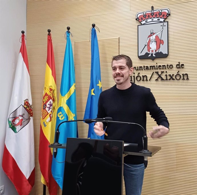 Javier Suárez Llana, portavoz de IU - Más País - IAS en el Ayuntamiento de Gijón.