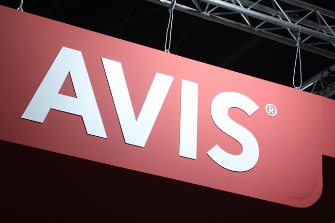 Archivo - Estand de Avis Alquiler de Coches en Fitur