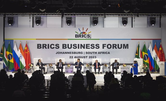 Archivo - JOHANNESBURG, Aug. 23, 2023  -- Guests attend the BRICS Business Forum in Johannesburg, South Africa, Aug. 22, 2023.