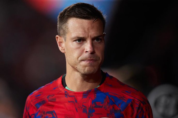 Archivo - El jugador español del Atlético de Madrid César Azpilicueta sufre una rotura del menisco externo en su pierna derecha