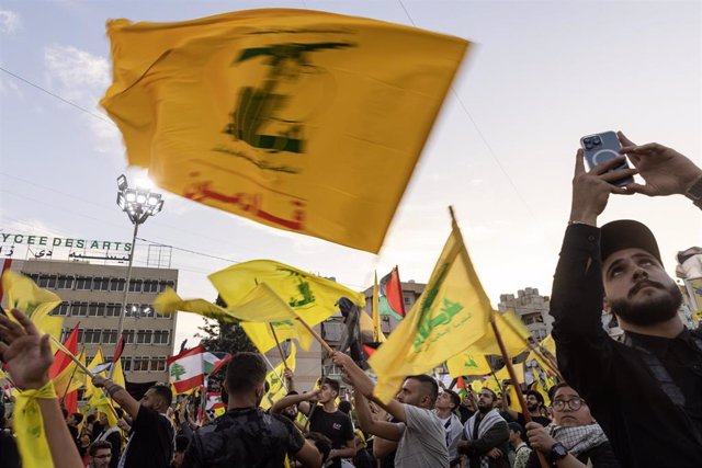 Archivo - Manifestación en Beirut (Líbano) en apoyo al partido-milicia chií Hezbolá