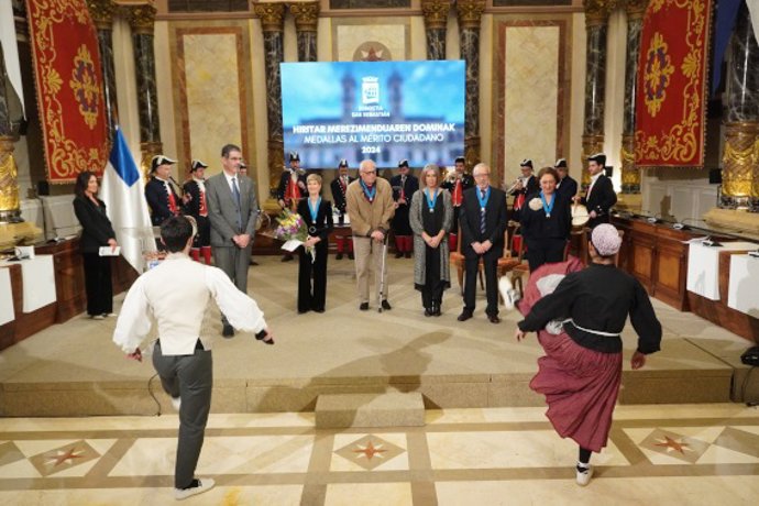 Entrega de las Medallas al Mérito Ciudadano en el Ayuntamiento de San Sebastián