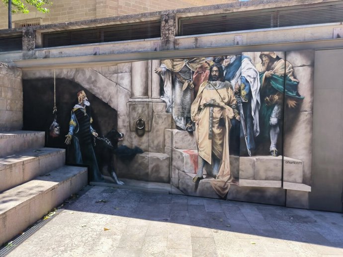 Un vídeo recuerda la intervención artística que recrea la Campana de Huesca en el exterior del Museo oscense.