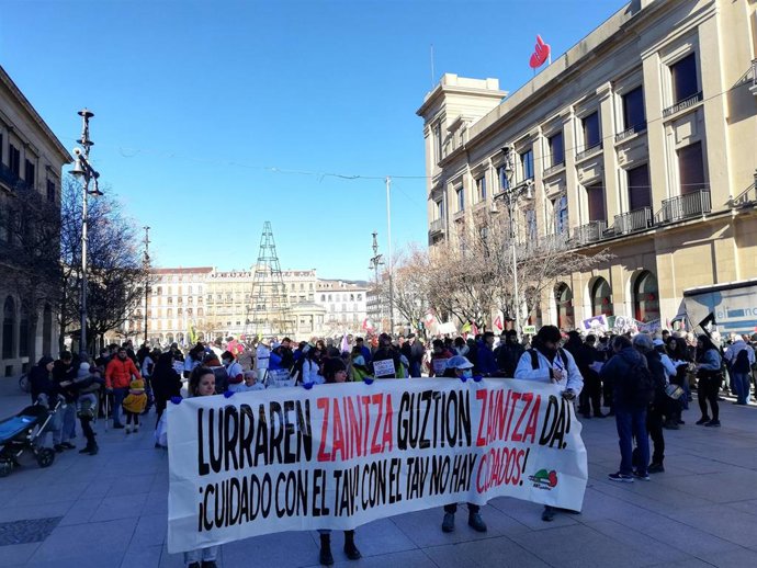 Inicio de la manifestación contra el TAV.